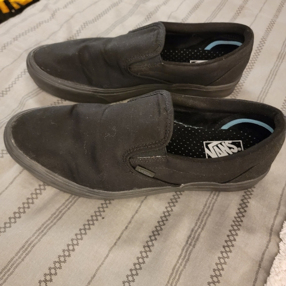 Men NWOT size 13 comfycush slip-on vans sneakers black WORN FOR A MIN. TOO SMALL - Picture 2 of 5